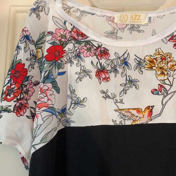 Floral Top - Picture 2 of 4